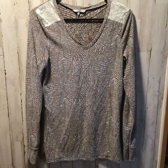 Blouse inside out design from BKE size medium - Picture 1 of 4